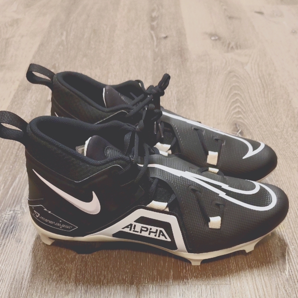 Nike Alpha Menace Pro 3